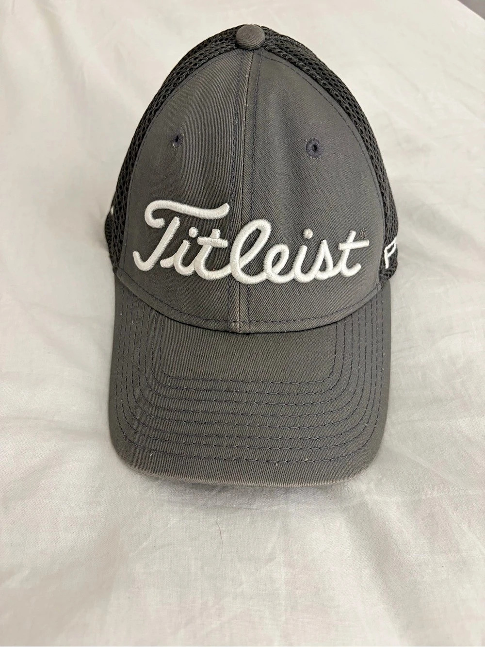 Titleist Pro V1 FJ Performance Mesh Golf Hat Gray & Black Medium-Large